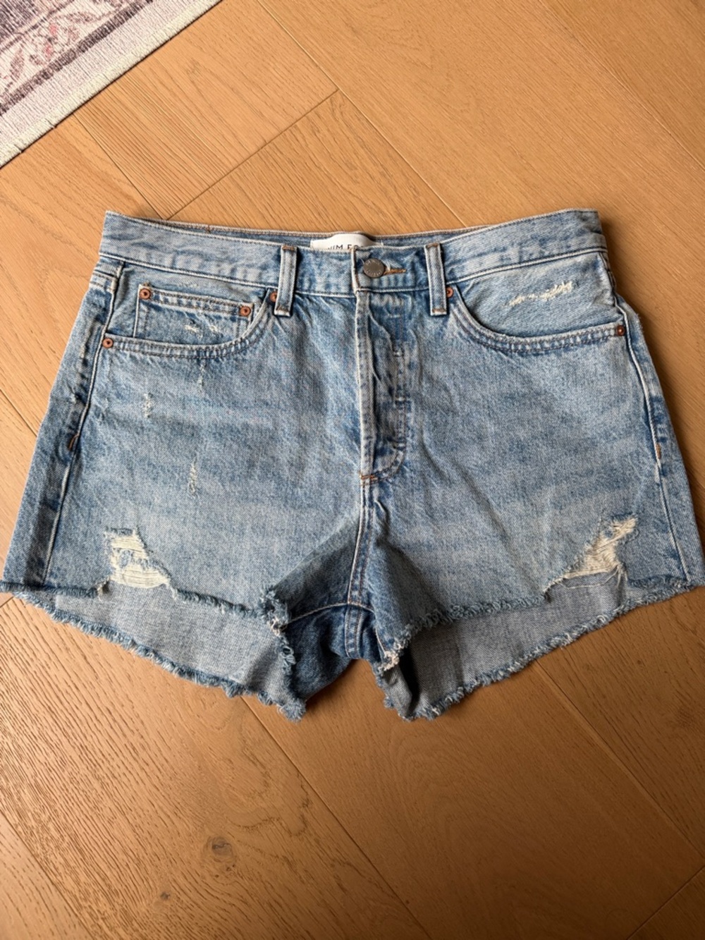 Denim Forum The '90s Vintage Cut-Off Denim Short